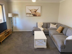 Family Favourite, Spacious 2 Bedroom Unit, Young